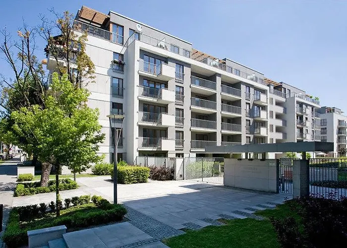 Homewell Maraton Gardens * Posen